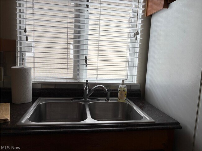 Building Photo - 1771 Tanglewood Dr