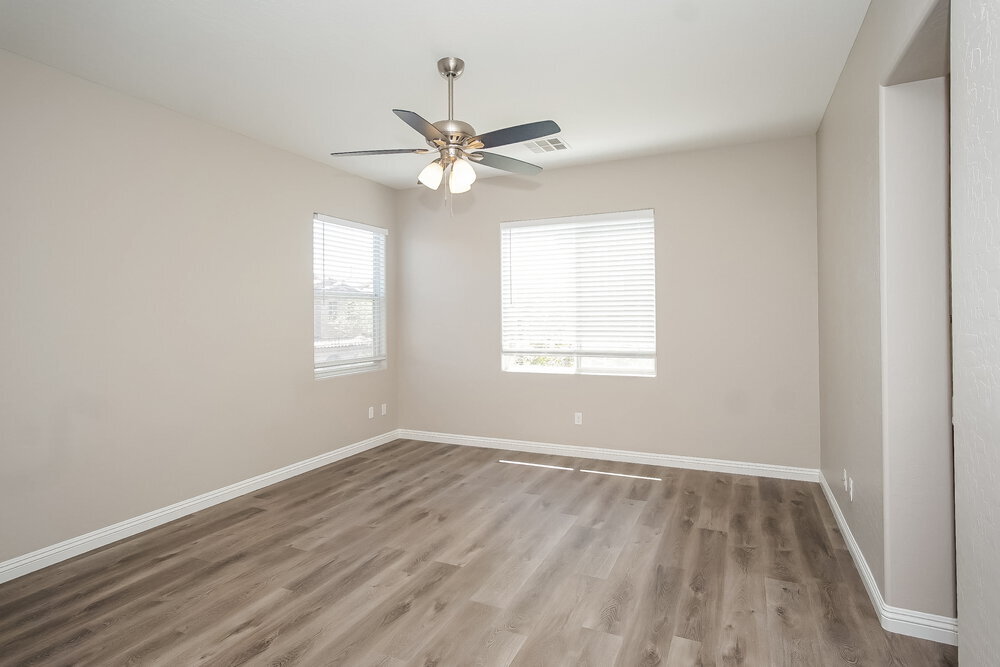 Building Photo - 10563 La Campana St