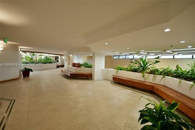 Building Photo - 170 Ocean Ln Dr