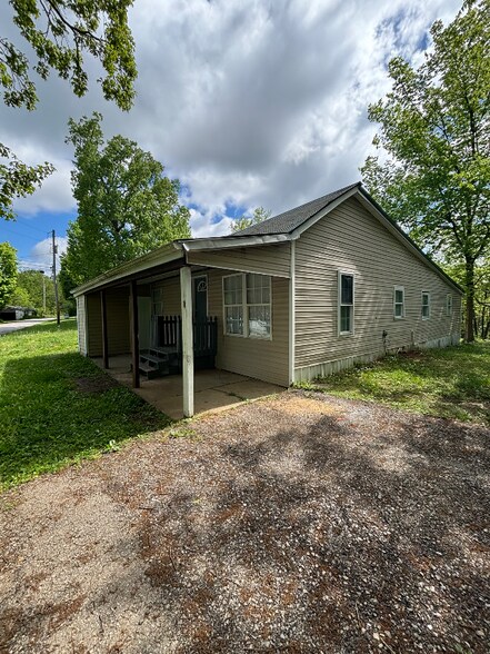 Primary Photo - 300 Berryman Rd