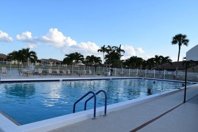 Building Photo - 801 Sky Pine Way