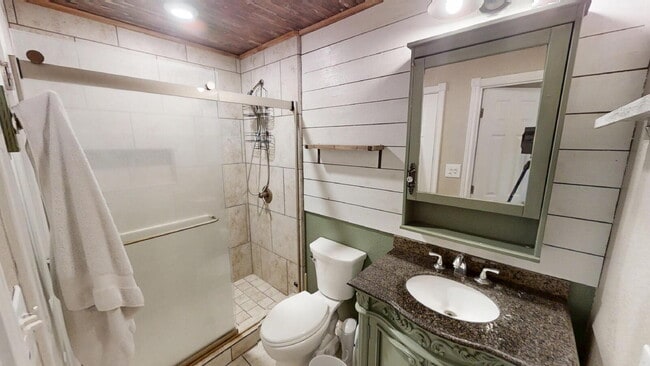 Building Photo - Welcome home to this beautifully maintained two-story residence that blends comfort, style, and e...