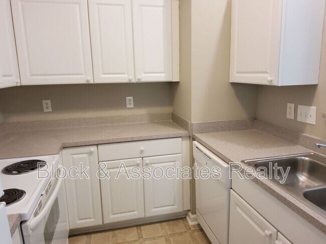 Building Photo - 532 Scholastic Ct