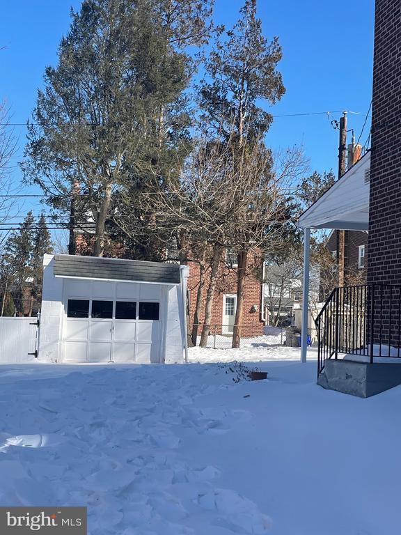 Building Photo - 1917 Winton Ave