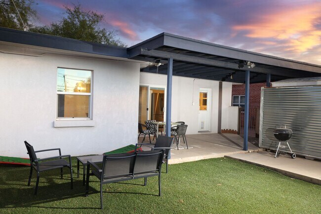 Building Photo - Live Close to Campus in Style – Sam Hughes...