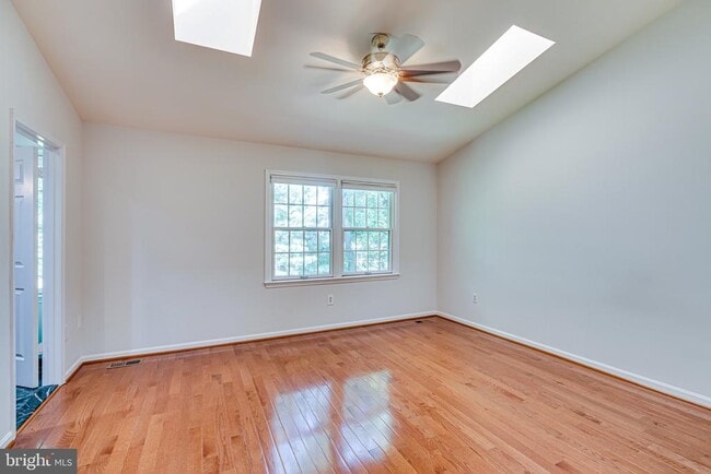 Building Photo - 6867 Williamsburg Pond Ct