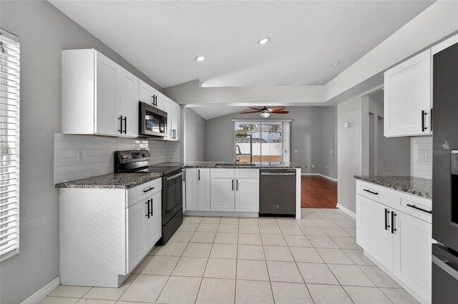 Building Photo - 11305 Symmes Lake Dr