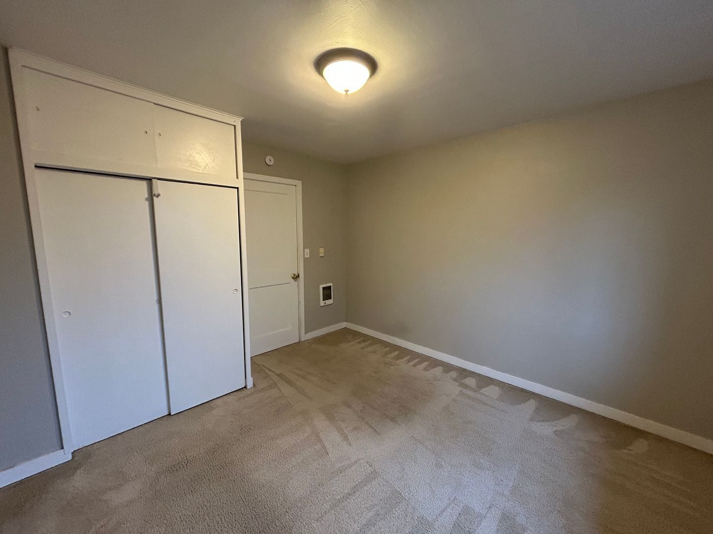 Building Photo - Kostar Duplex