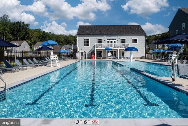 Building Photo - 2309 Harmsworth Dr