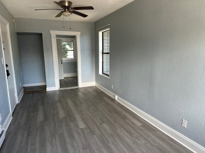 Building Photo - 306 Taylor Ave