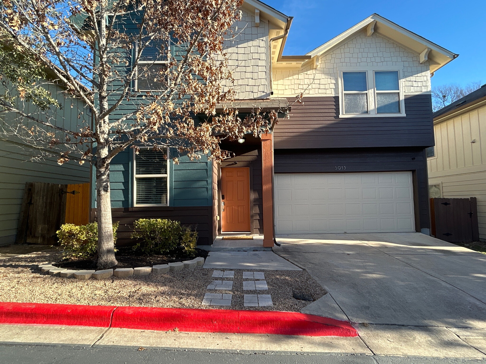 Building Photo - Room in Condo on Red Bud Ridge Ln
