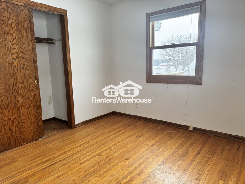 Building Photo - 8225 20th Ave N