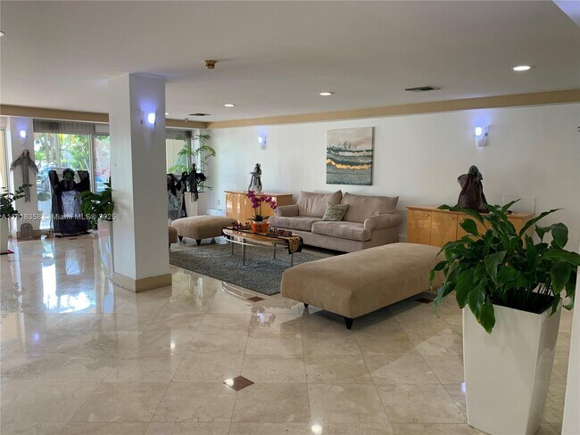 Building Photo - 1455 N Treasure Dr