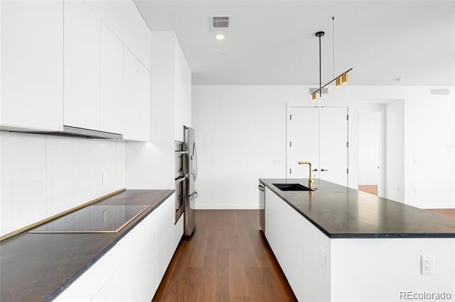 Building Photo - 3520 Chestnut Pl