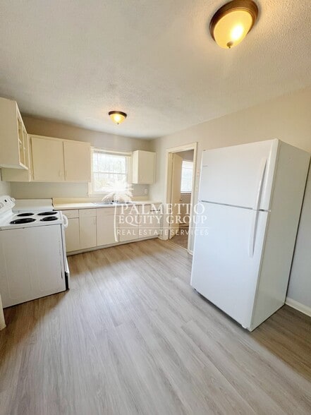 Building Photo - 1583 Lovett St