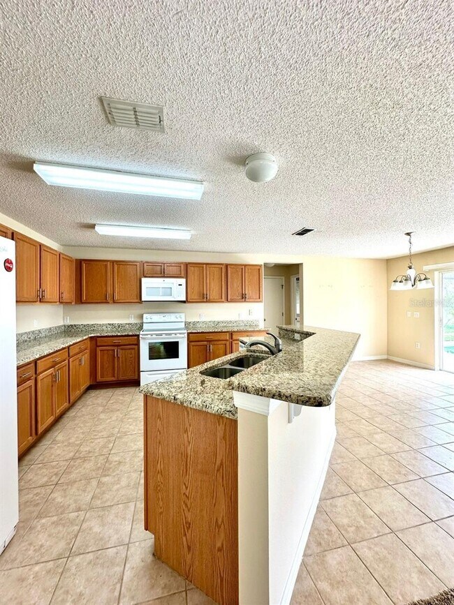 Building Photo - 410 Canna Dr