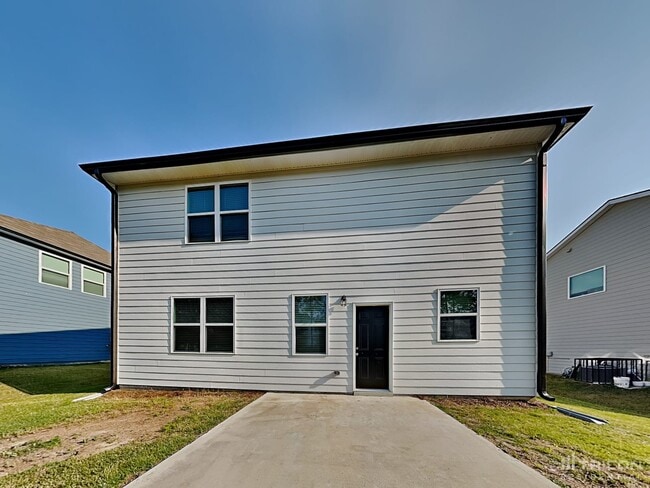 Building Photo - 7218 Sanctuary St