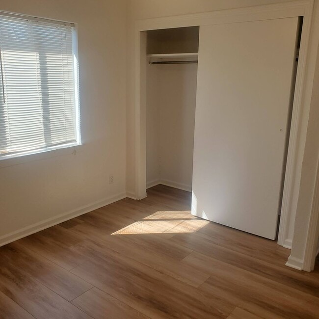 Building Photo - Nice 1bd/1ba Duplex in DT Livermore