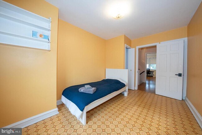 Building Photo - 232 Stoneway Ln