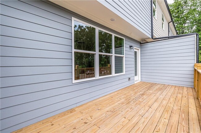 Building Photo - 1296 Ainsworth Alley