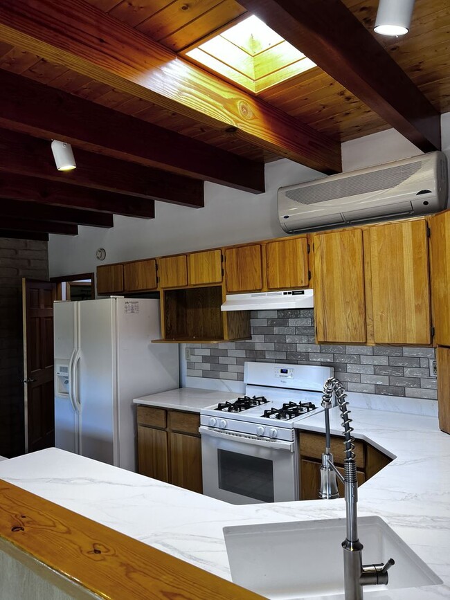 Building Photo - 5 Oriente Ct