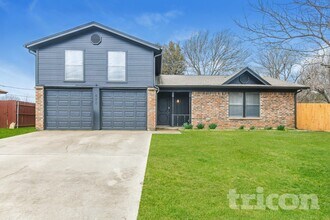 Building Photo - 6705 Lampe Ct