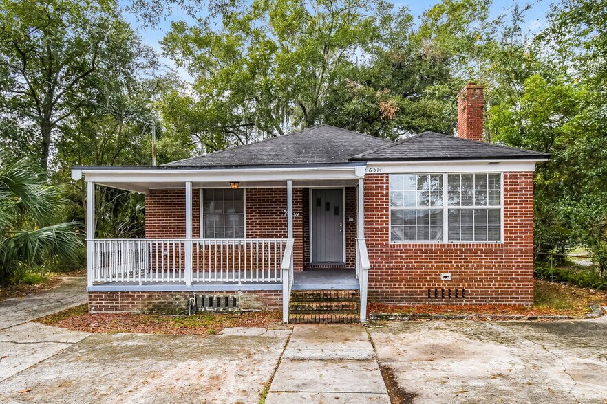Primary Photo - 6514 N Pearl St