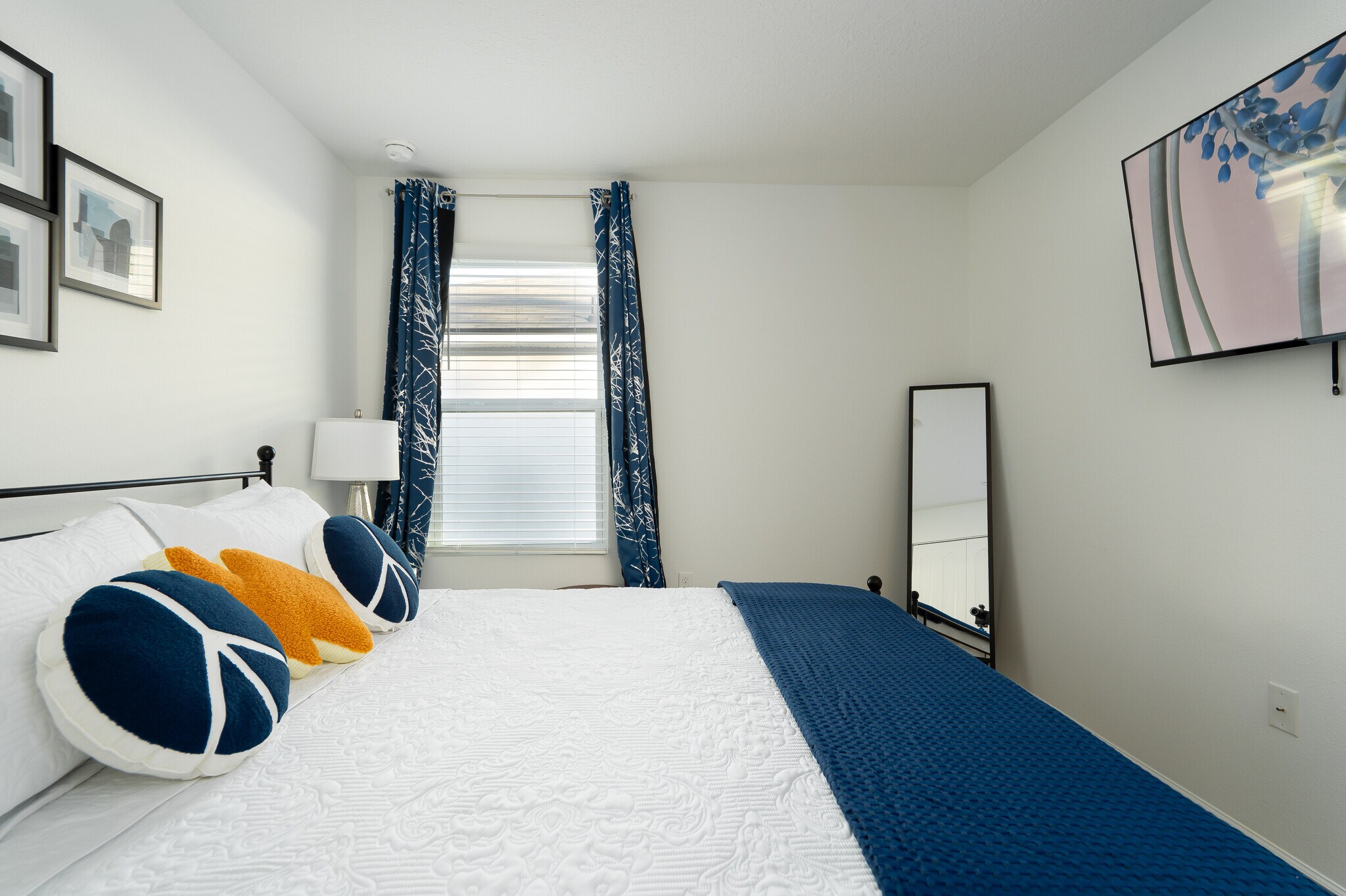 Building Photo - 17 Evermore Ct