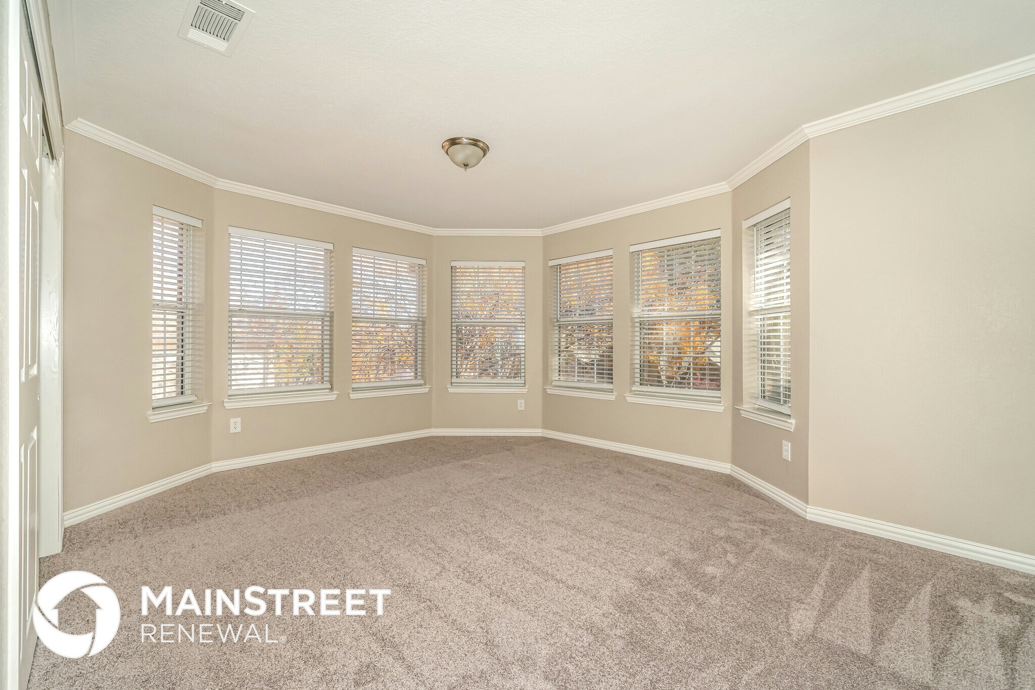 Building Photo - 4402 Spinnaker Dr