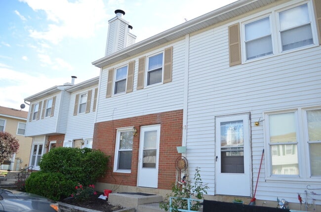 Primary Photo - 1227 Marywood Ct