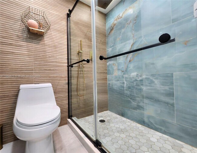 Building Photo - 3505 S Ocean Dr