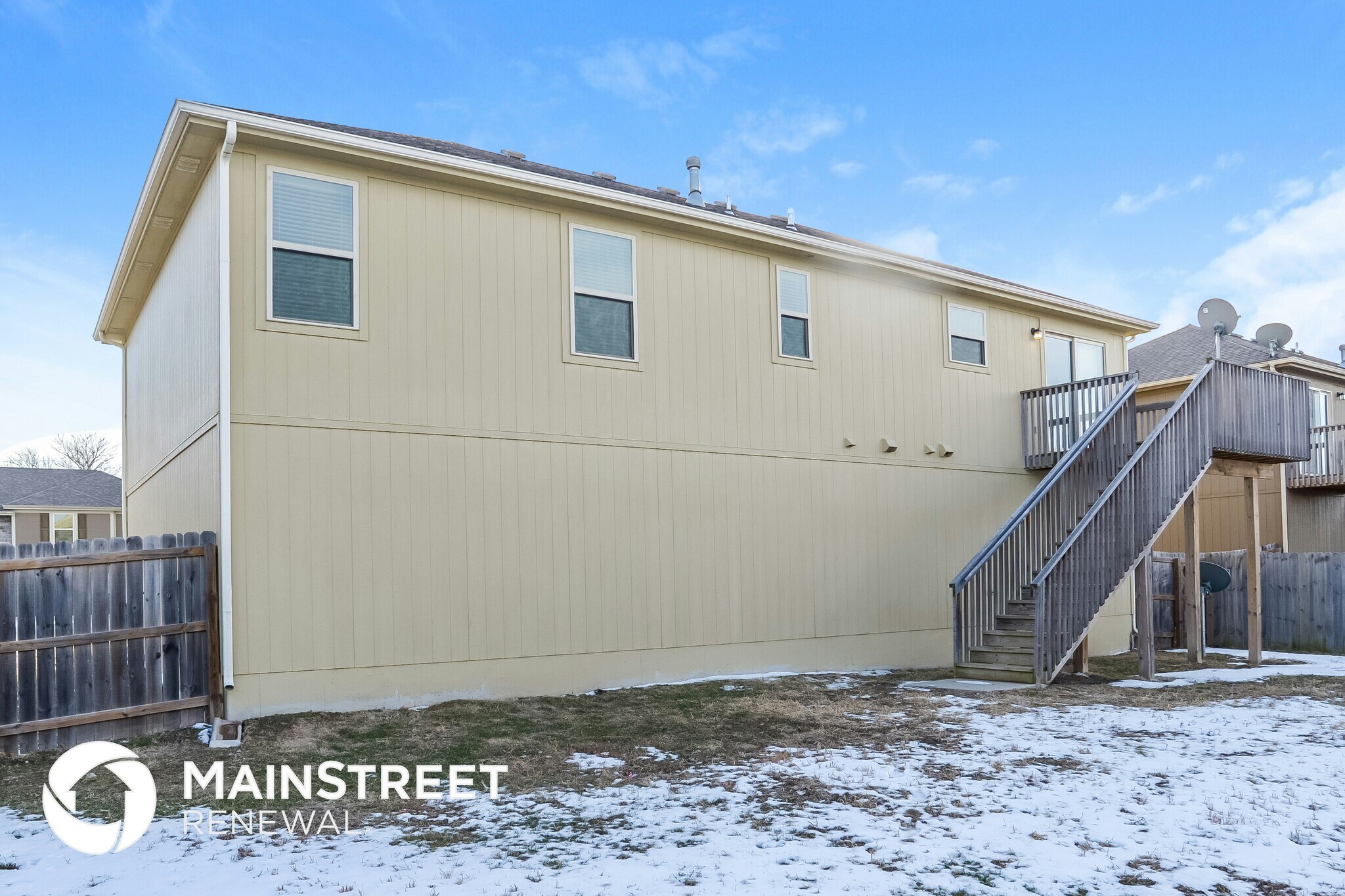 Building Photo - 568 S Walnut St