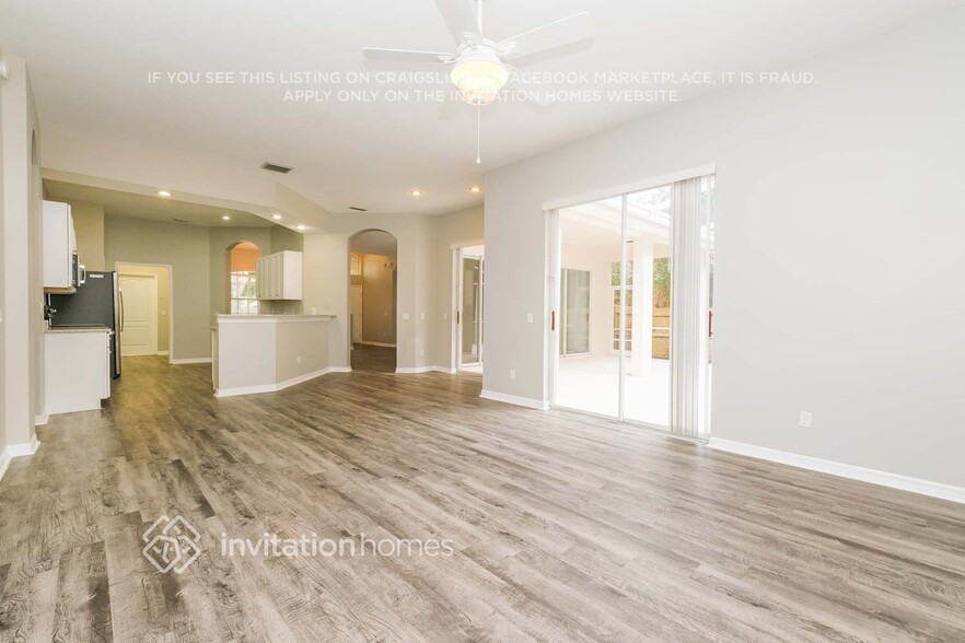 Building Photo - 479 Carriage House Ln