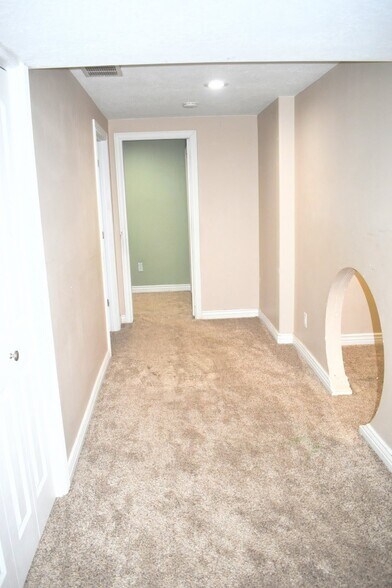 Building Photo - 6105 S 6105 W