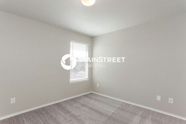 Building Photo - 4 Bedroom Pet-Friendly Home in San Antonio, TX with Main Street Renewal