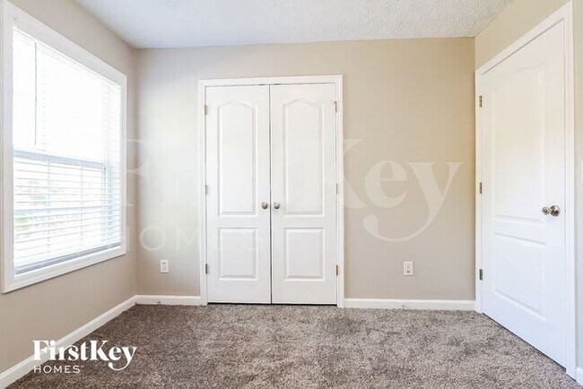Building Photo - 245 Shadowbrooke Cir SW