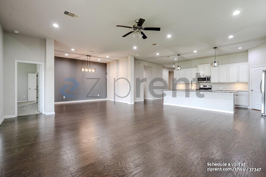 Building Photo - 27939 Parkside Creek Dr