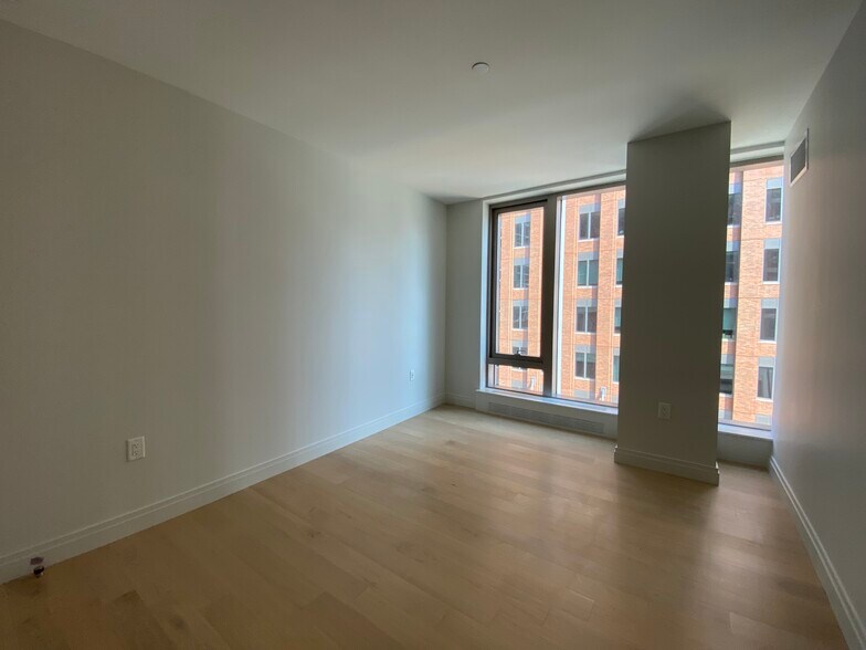 Building Photo - 135 Seaport Blvd