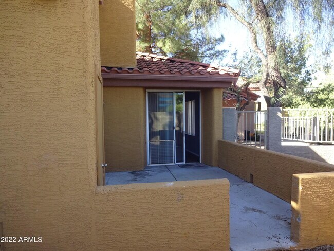 Building Photo - 2929 W Yorkshire Dr