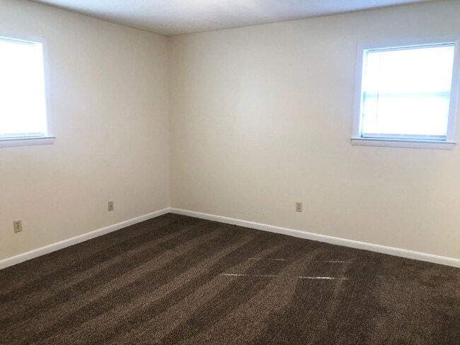 Building Photo - 812 Glenwood Rd