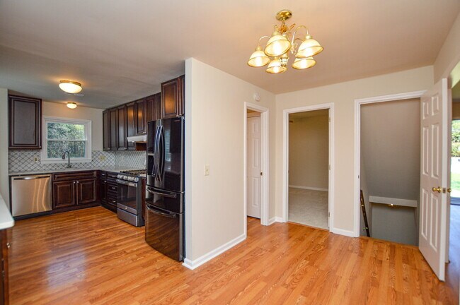 Building Photo - Primary Suite with Sauna | Finished Basement | Private Backyard Retreat | Tega Cay 3 Bedrooms | 3...