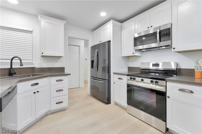 Building Photo - 105 Marigold Ln