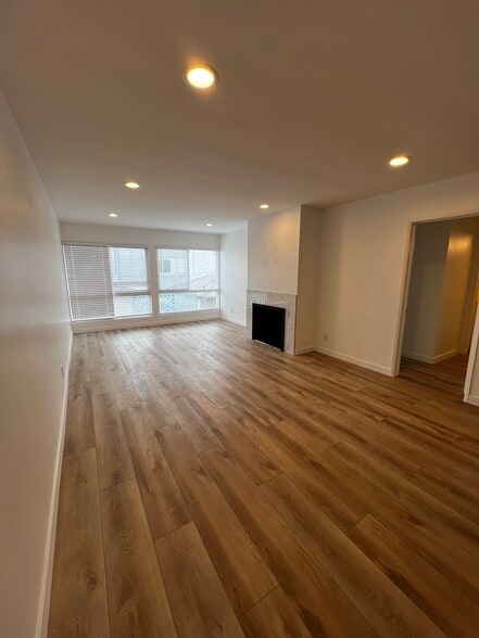 Primary Photo - 20 29th Ave