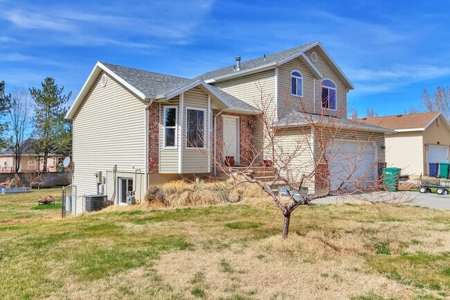 Building Photo - 5789 S 3500 W