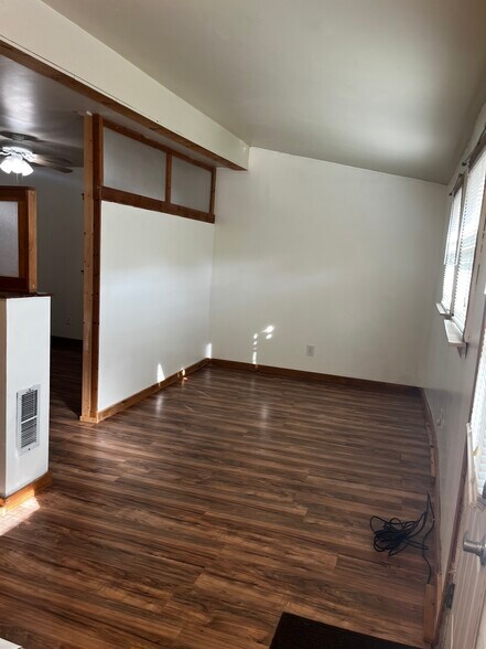 Living room 10x11 - 12 Kip Dr