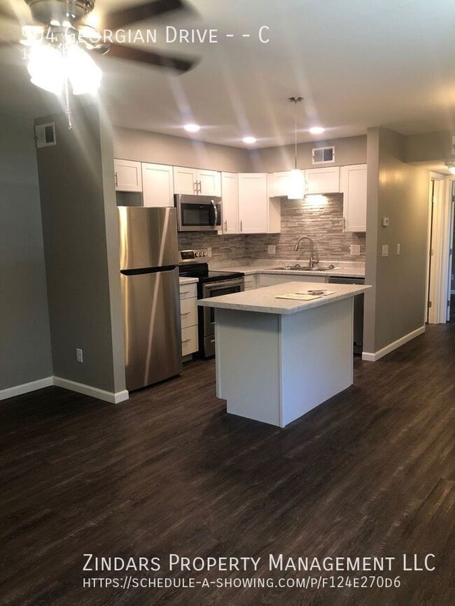 Building Photo - 904 Georgian Dr