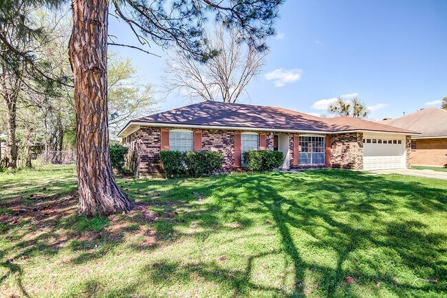 Building Photo - 1407 Akron Dr