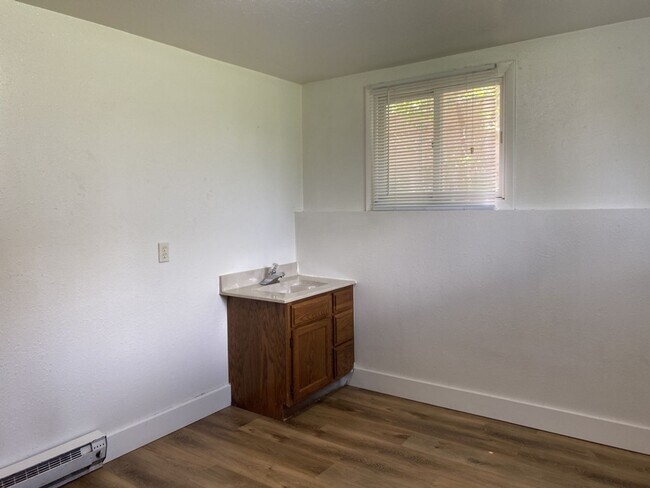 Building Photo - 2 Bed 1 Bath Duplex in Country Setting - NW Ft. Collins