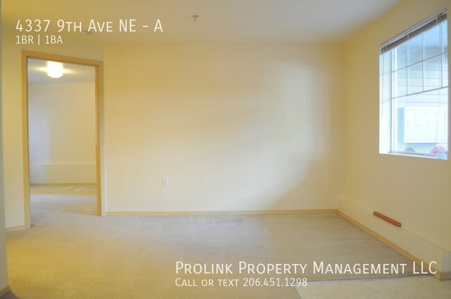 Building Photo - 4337 9th Ave NE