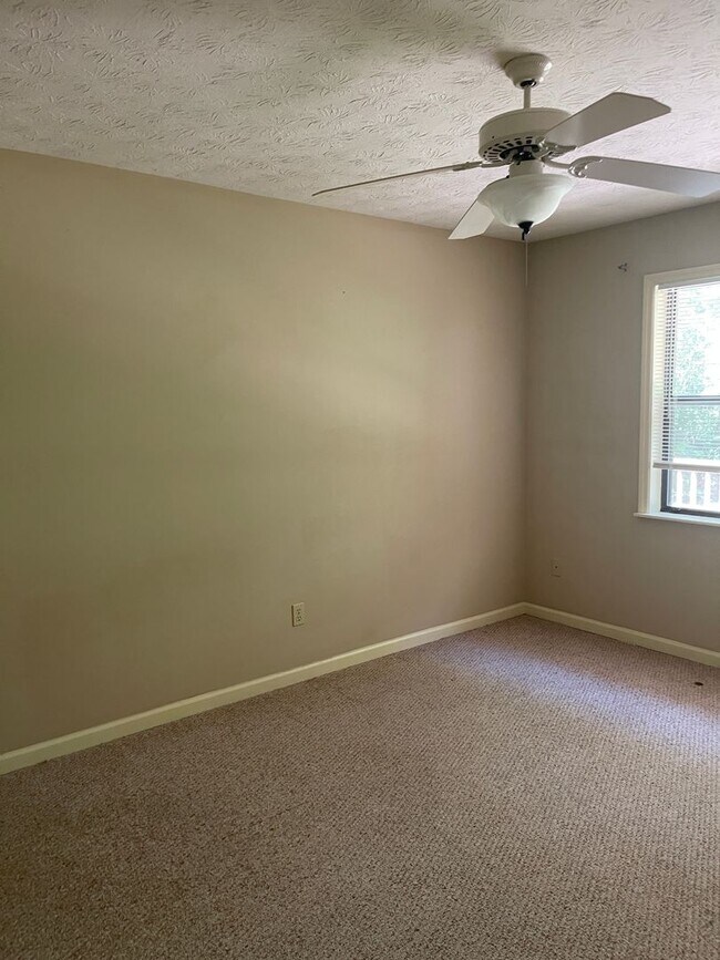 Building Photo - Hampton 1367-1369